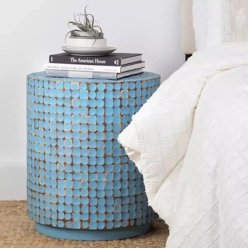 New Hampton 25.78" Round End Table - Coconut Shell
